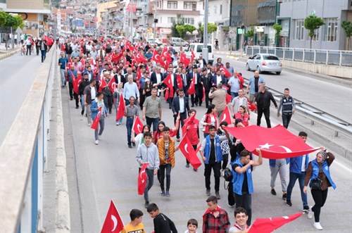Turhal’da Demokrasi Ve Milli Birlik Günü Yürüyüşü
